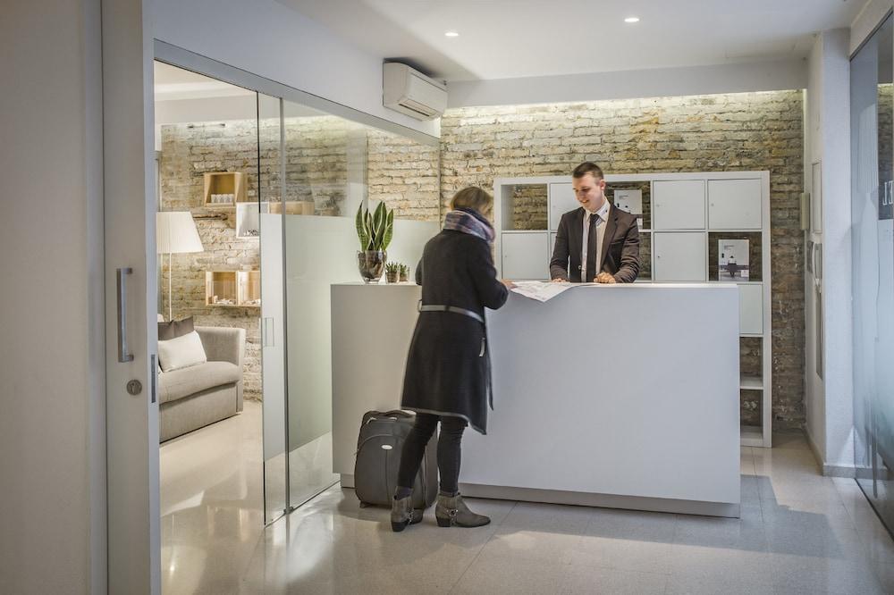 Eric Voekel Boutique Apartments - Bcn Suites Барселона Экстерьер фото